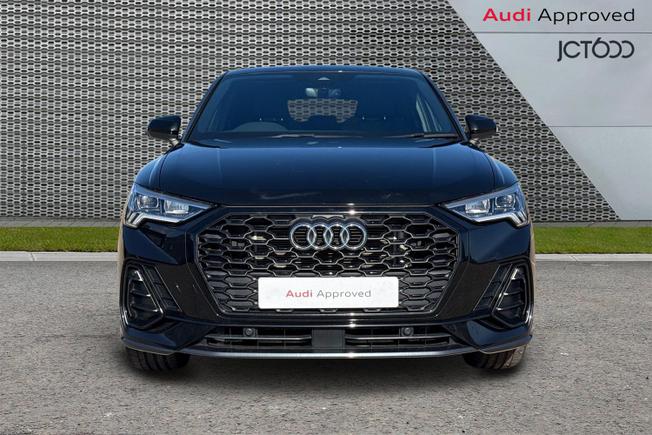 AUDI Q3 Photo 8