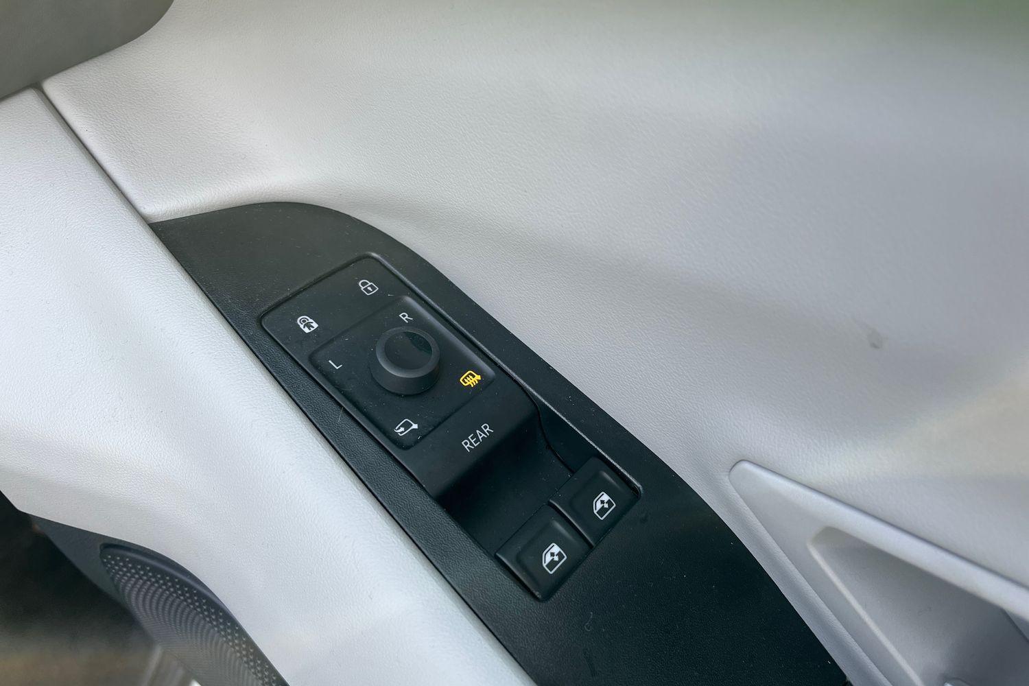 Ford Explorer Photo 15