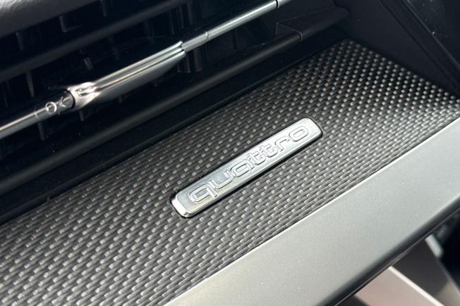 AUDI S3 Photo 27
