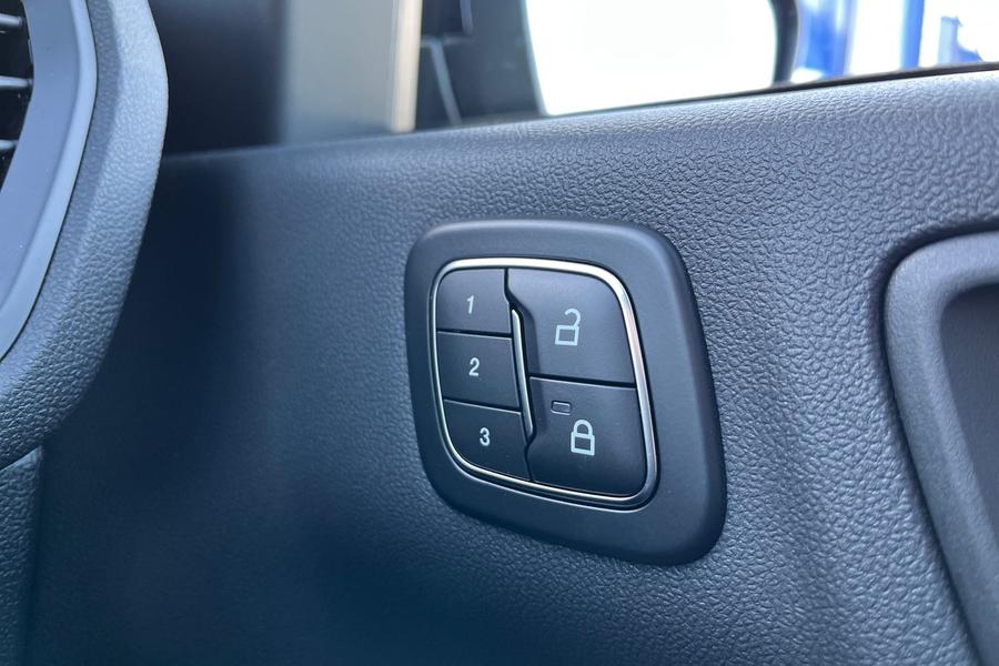 Ford KUGA Photo autoimg-489aae8417d04b5733efeebed02a1dd60631b9ef.jpg