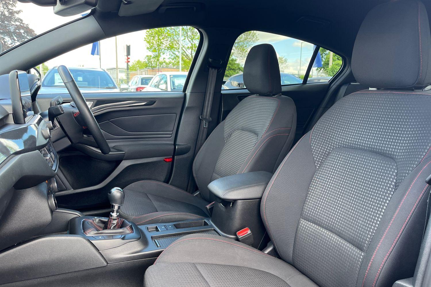 Ford FOCUS Photo 18
