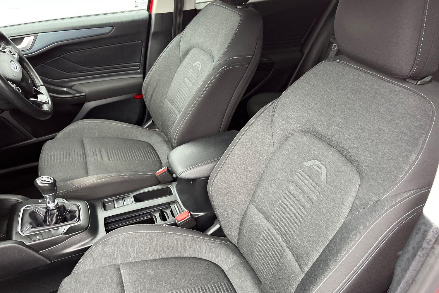 Ford FOCUS Photo 18