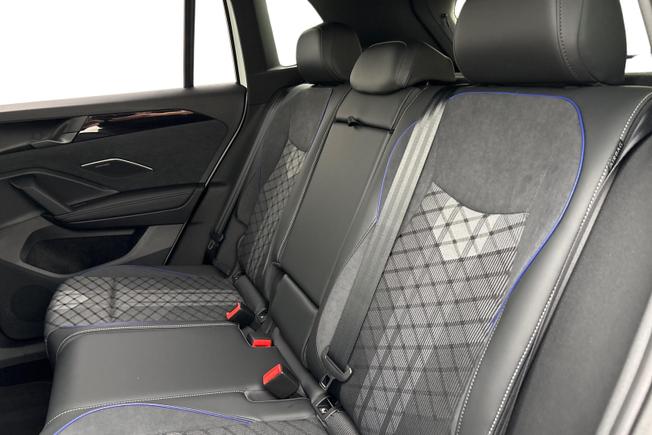 VOLKSWAGEN  Tiguan  Photo 9