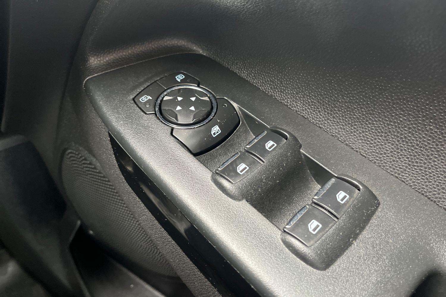 Ford ECOSPORT Photo 15