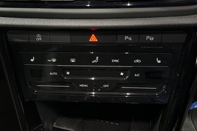 VOLKSWAGEN T-Roc Photo 23