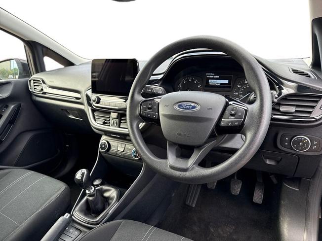 FORD Fiesta Photo 6