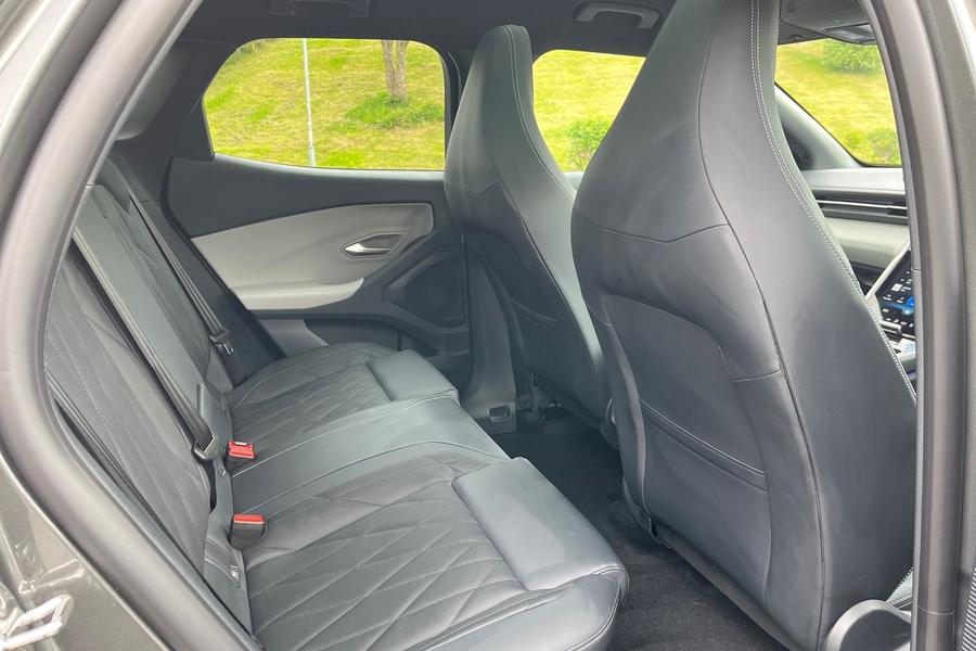 Ford CAPRI Photo autoimg-48abae51118226cf32234c4377f8bd584b698818.jpg