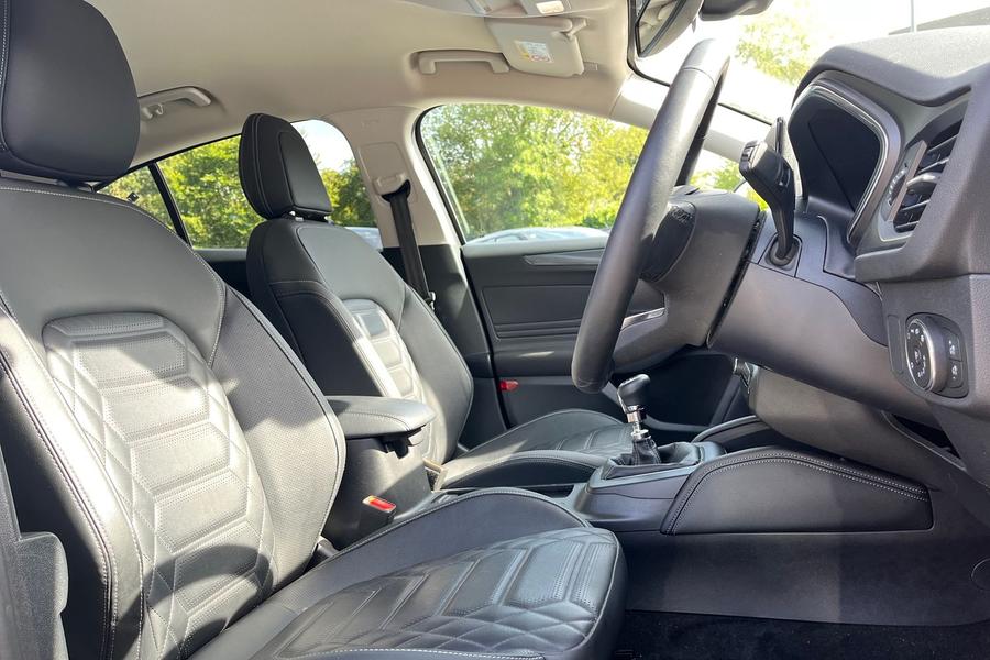 Ford Focus Photo autoimg-48b0c6d93608ac2249eb253bbc8fbe3d2818dc02.jpg