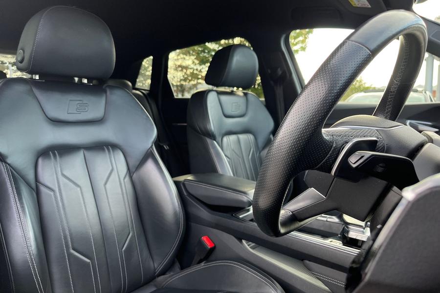 Audi e-tron Photo autoimg-48b40e937c006bb8755465d1ee5a20bdbedab559.jpg