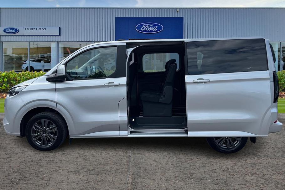 Used Ford TOURNEO CUSTOM WN26TXS 5