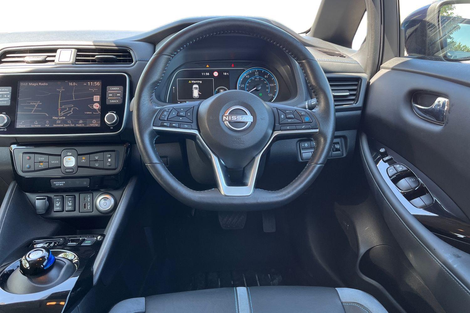 Nissan LEAF Photo 10