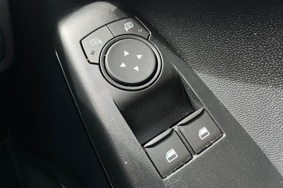 Ford FIESTA Photo autoimg-48b5f8b780ebd2a012c73ed5a60e3e8819a14279.jpg