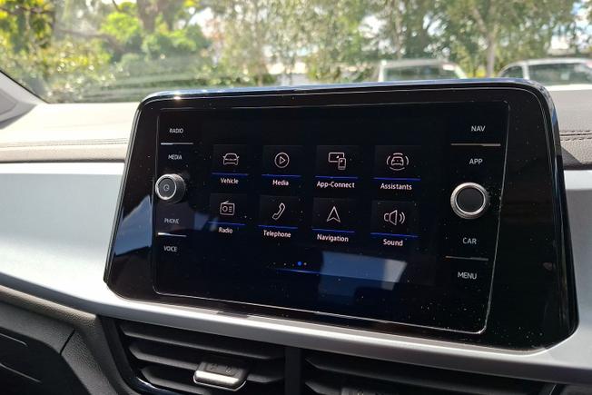 VOLKSWAGEN T-Roc Photo 13