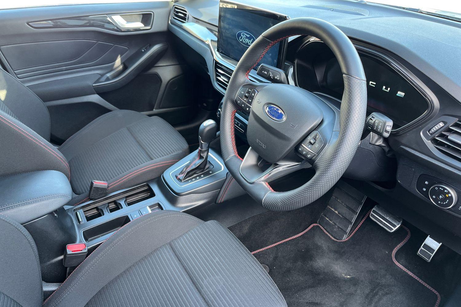 Ford Focus Photo 8