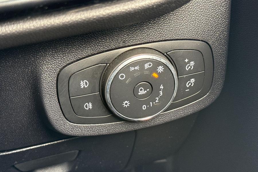Ford FIESTA Photo autoimg-48c01f9a8b711ed769cda1cf31c706fb92659736.jpg