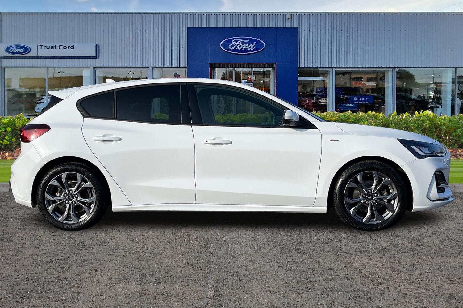 Ford Focus Photo 2