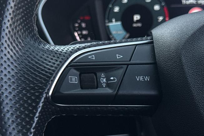 AUDI Q3 Photo 16
