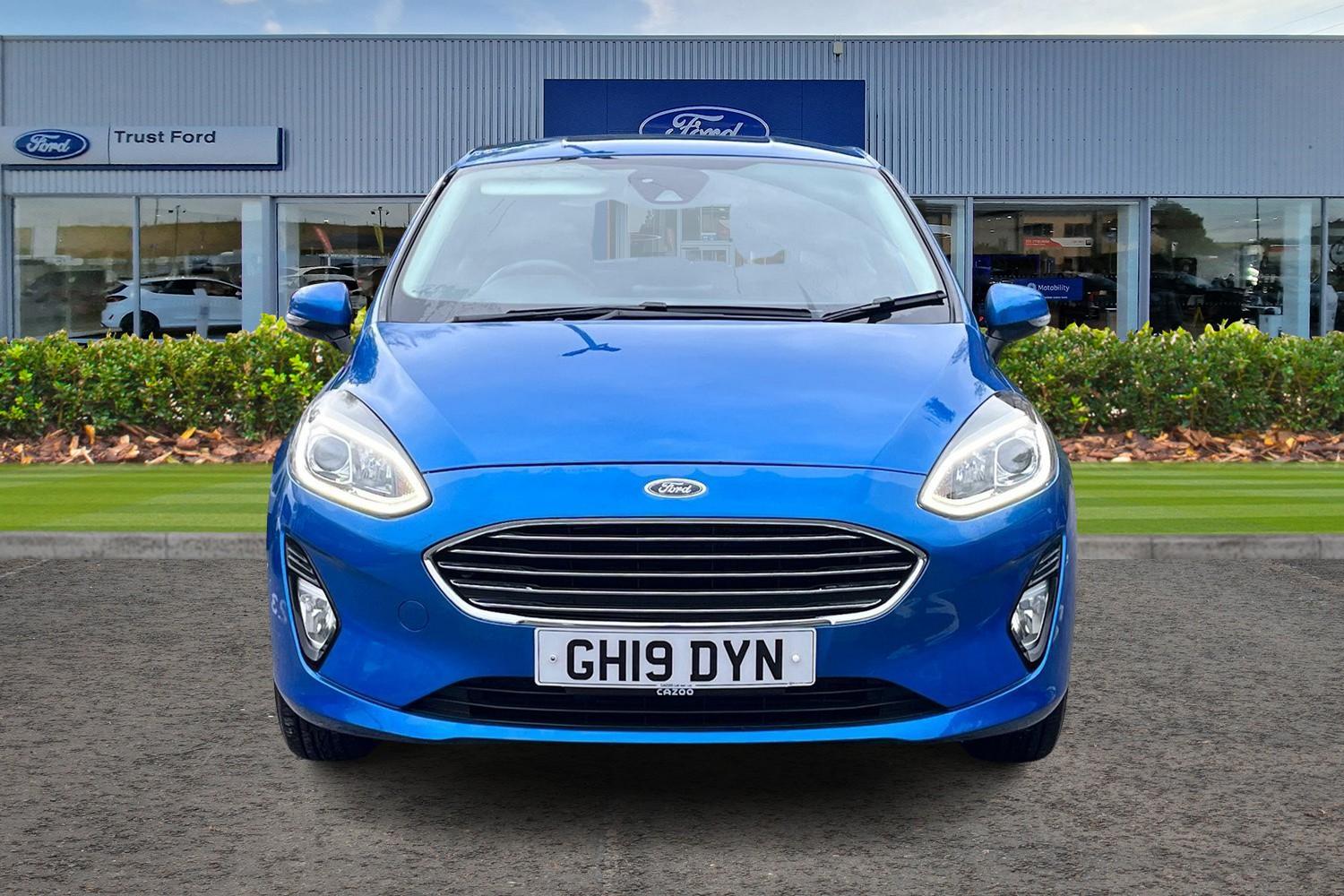 Ford Fiesta Photo 5