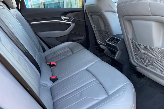 Audi e-tron Photo 37