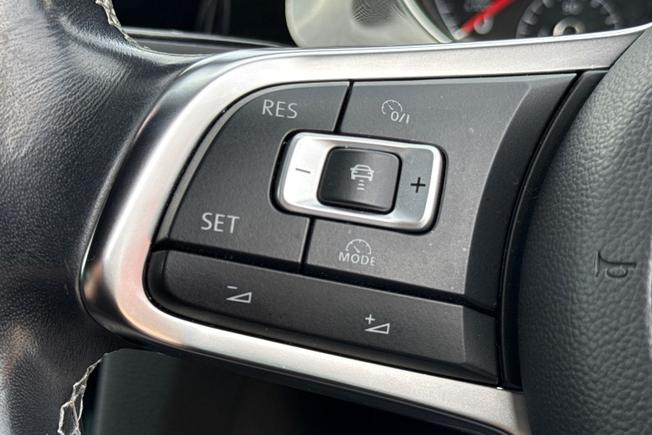 Volkswagen Golf Photo 16