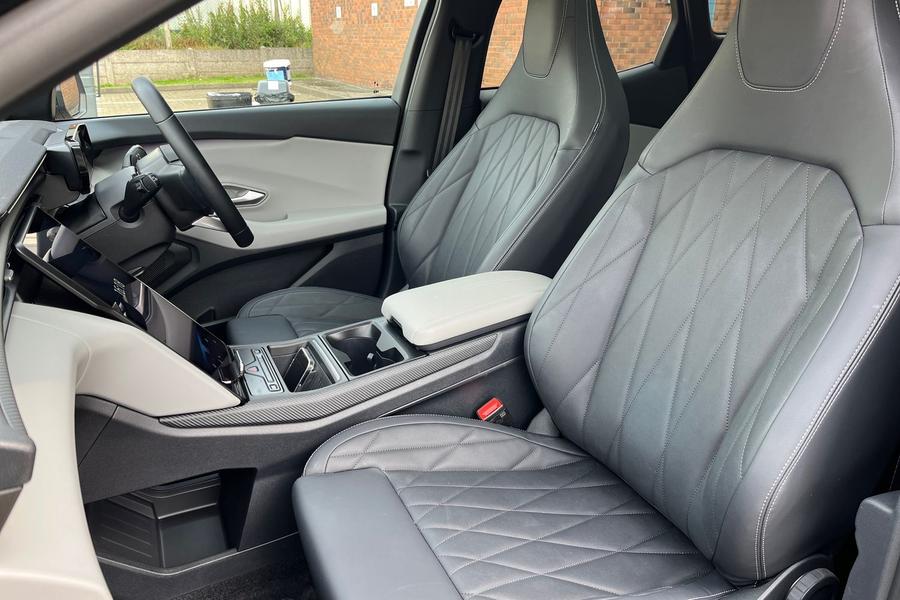 Ford Explorer Photo autoimg-48cc44195644444695fcb85bd2b338cdfc082a23.jpg