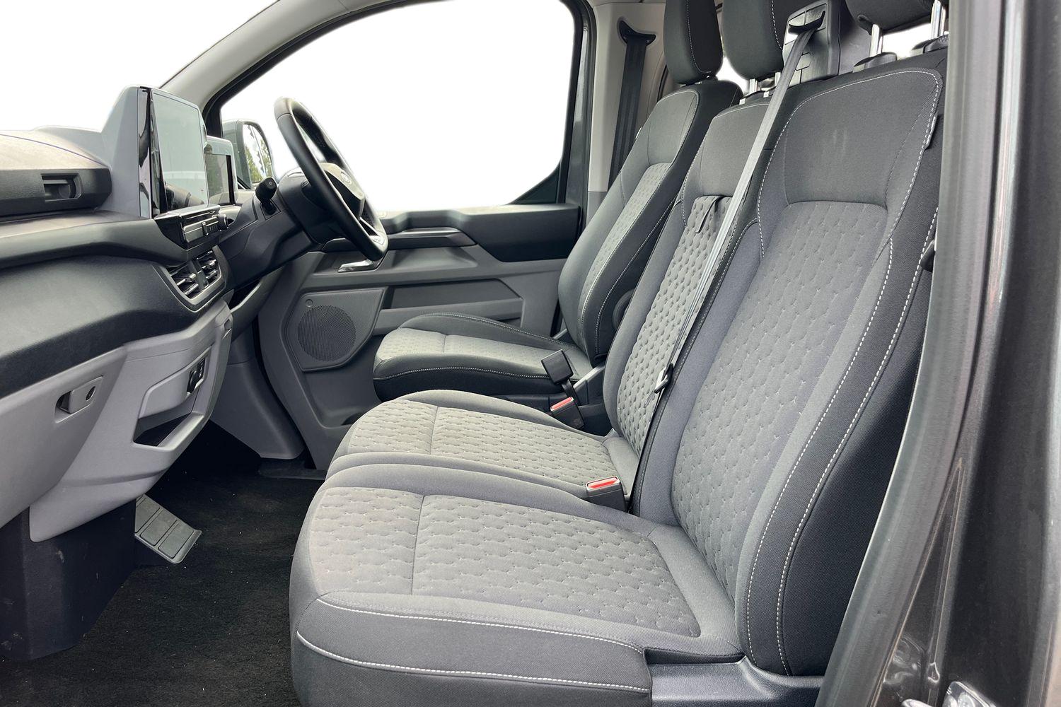 Ford TOURNEO CUSTOM Photo 9