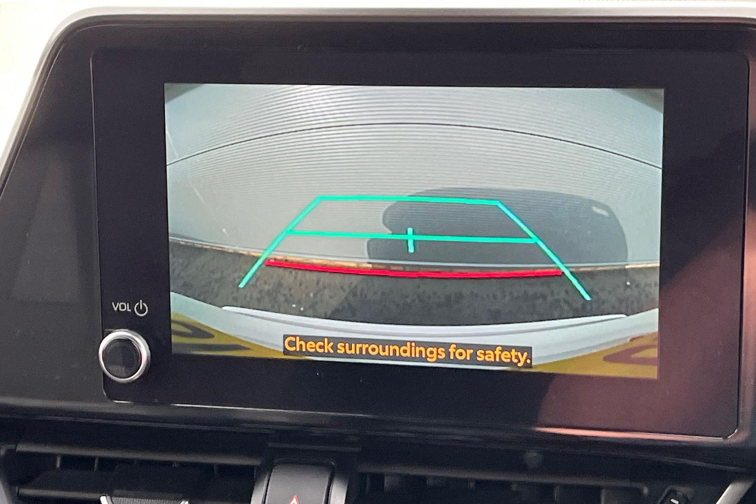 Toyota C-HR Photo 21