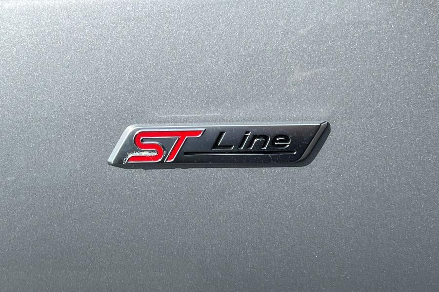 Ford KUGA Photo autoimg-48dbbd5c59aa5fc49d5efe62279334cc914e5016.jpg