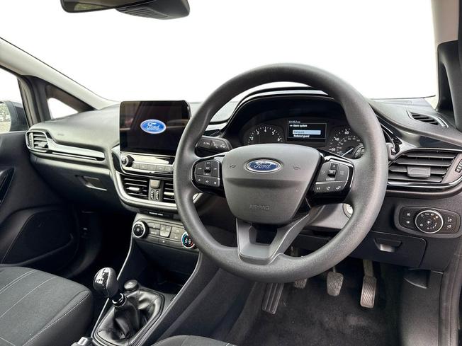 Ford Fiesta Photo 6