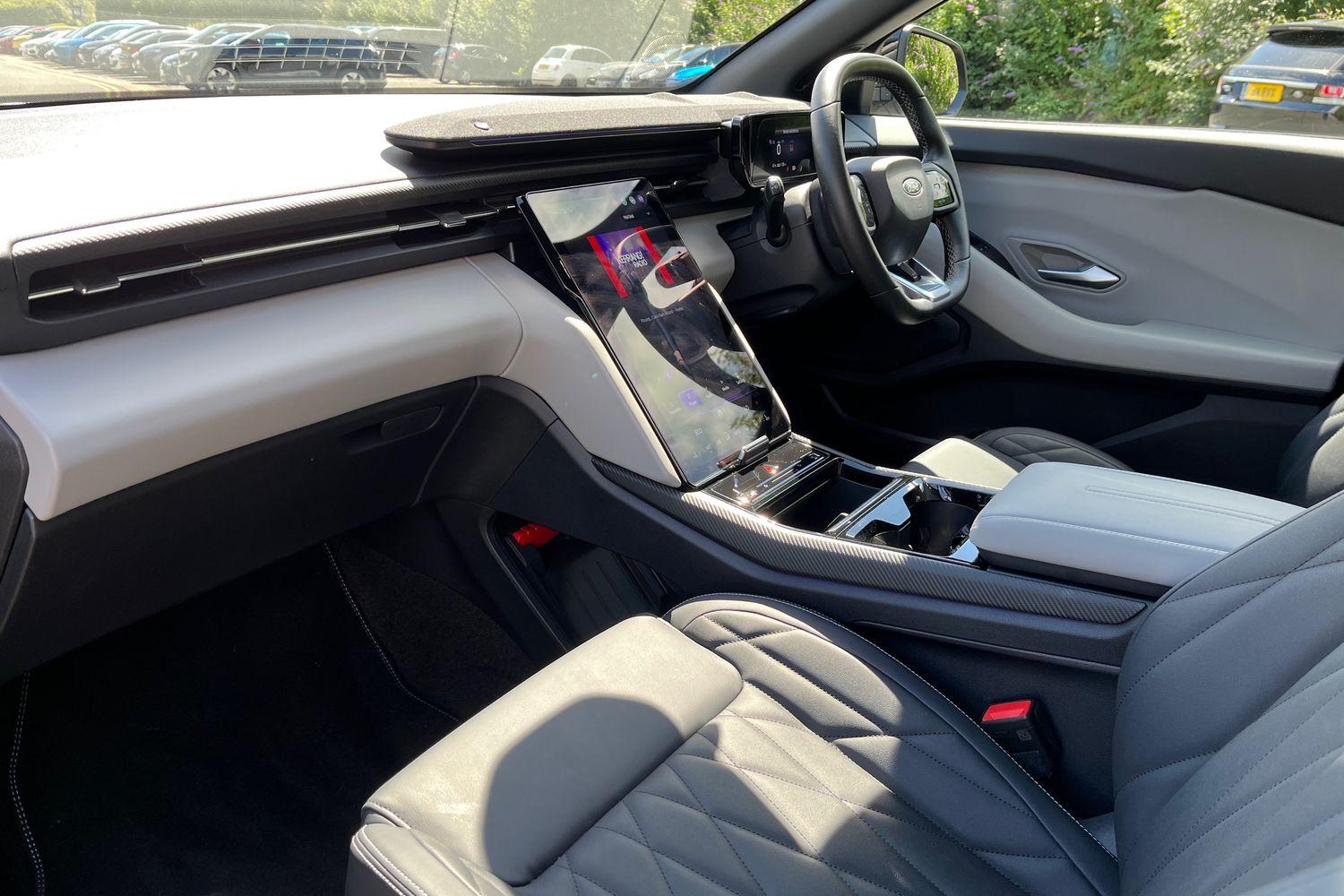 Ford Explorer Photo 17