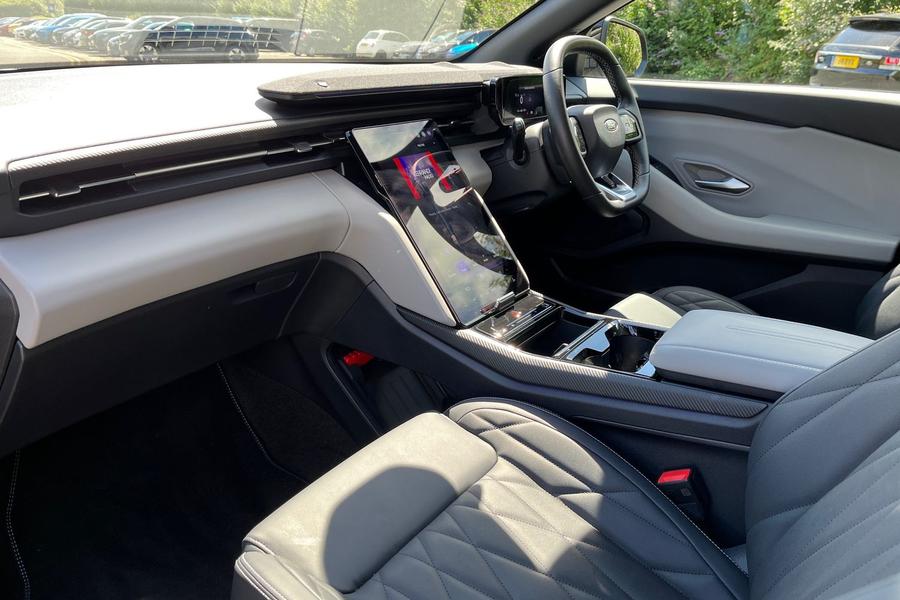 Ford Explorer Photo autoimg-48e1e79aab31e94cd3c68bc36c181e0891e34c49.jpg