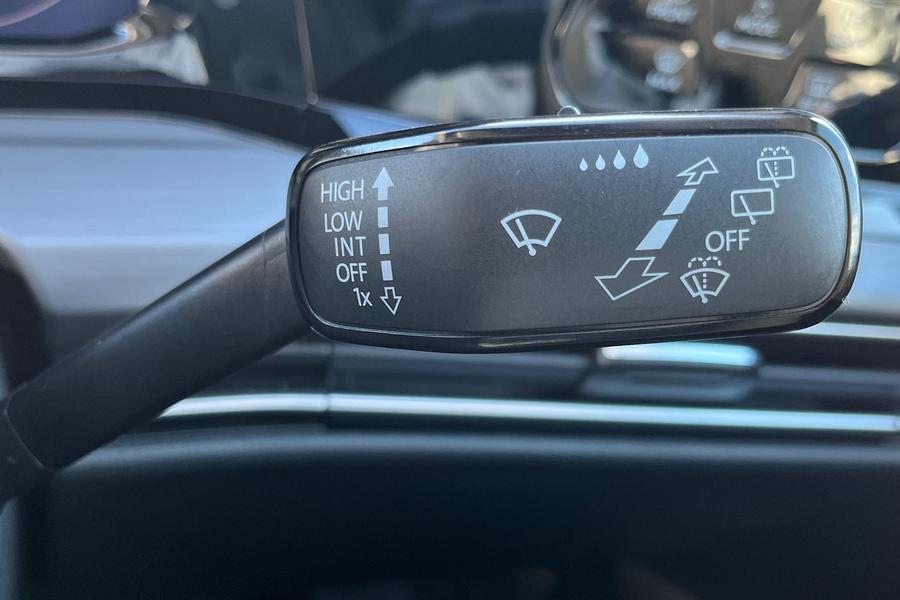 Volkswagen GOLF Photo autoimg-48e656cb8105ea7843cf289769cb60038ec39b34.jpg