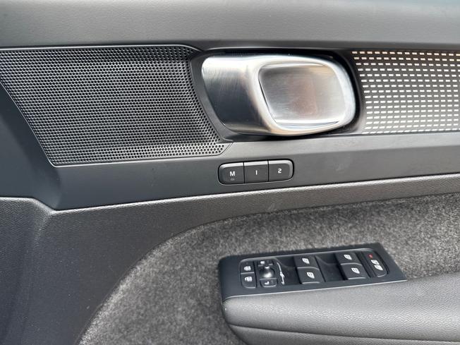 VOLVO Xc40 Photo 30