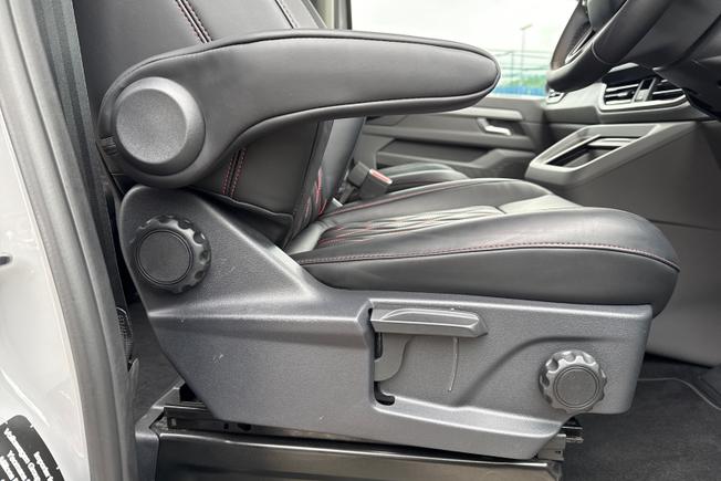 VOLKSWAGEN Transporter Photo 36