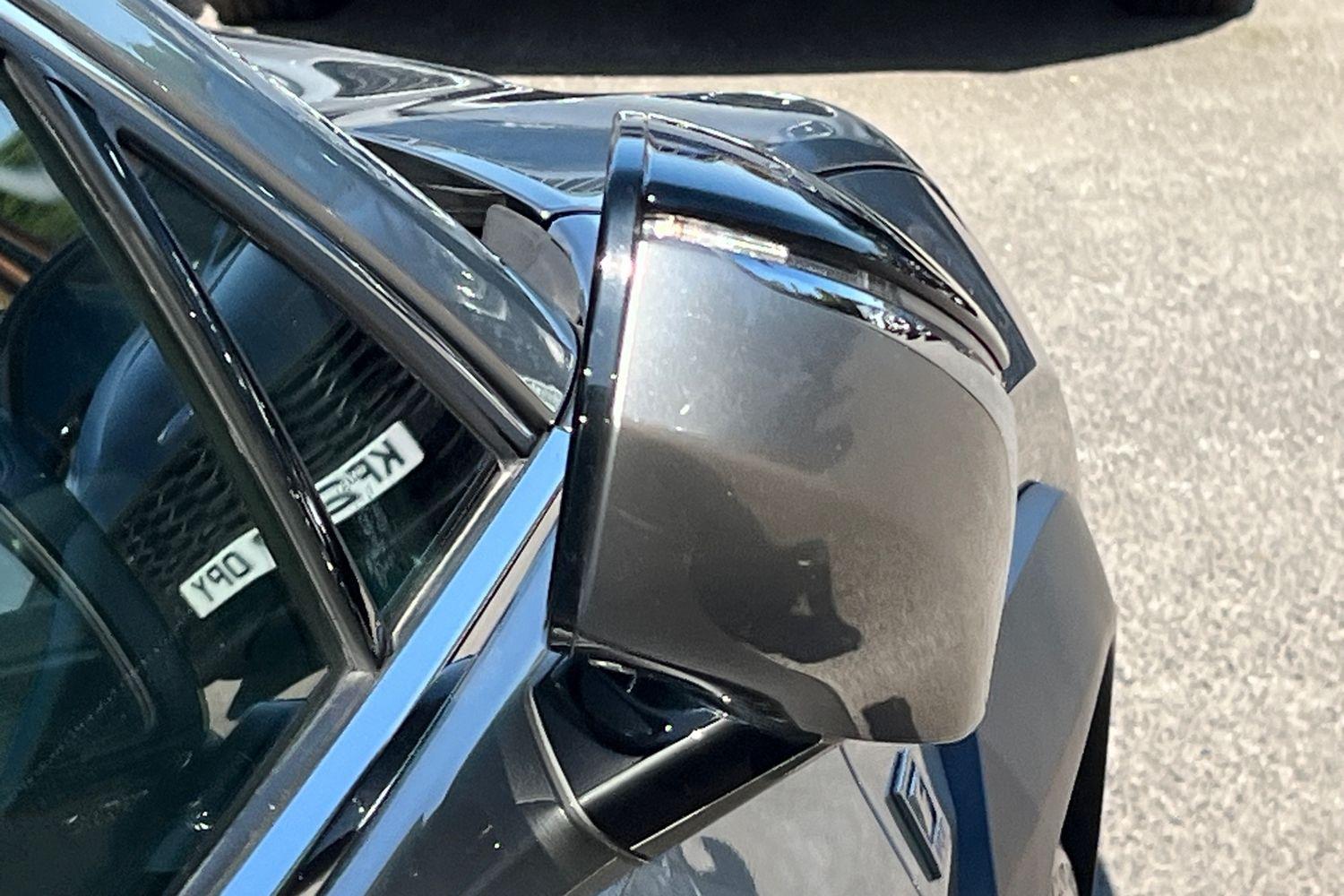 Lexus UX Photo 33