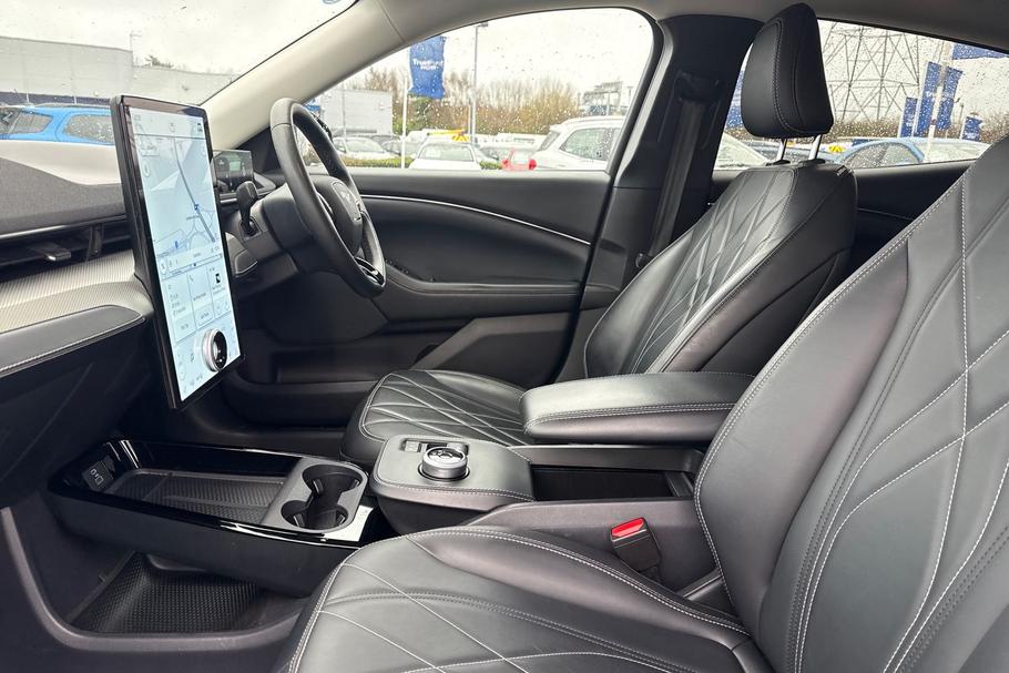 Used Ford MUSTANG MACH-E YM71GXH 19