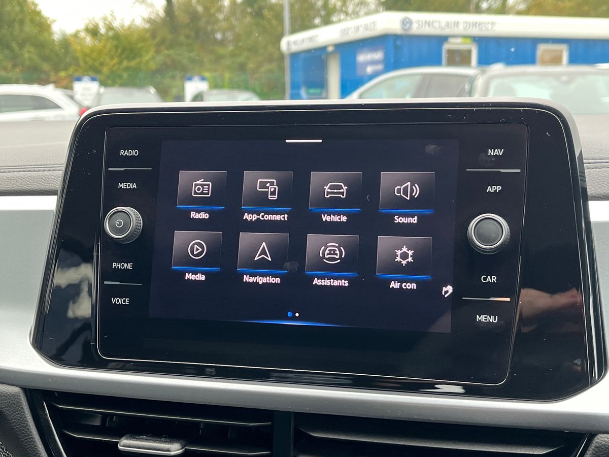 Volkswagen T-Roc Photo 10