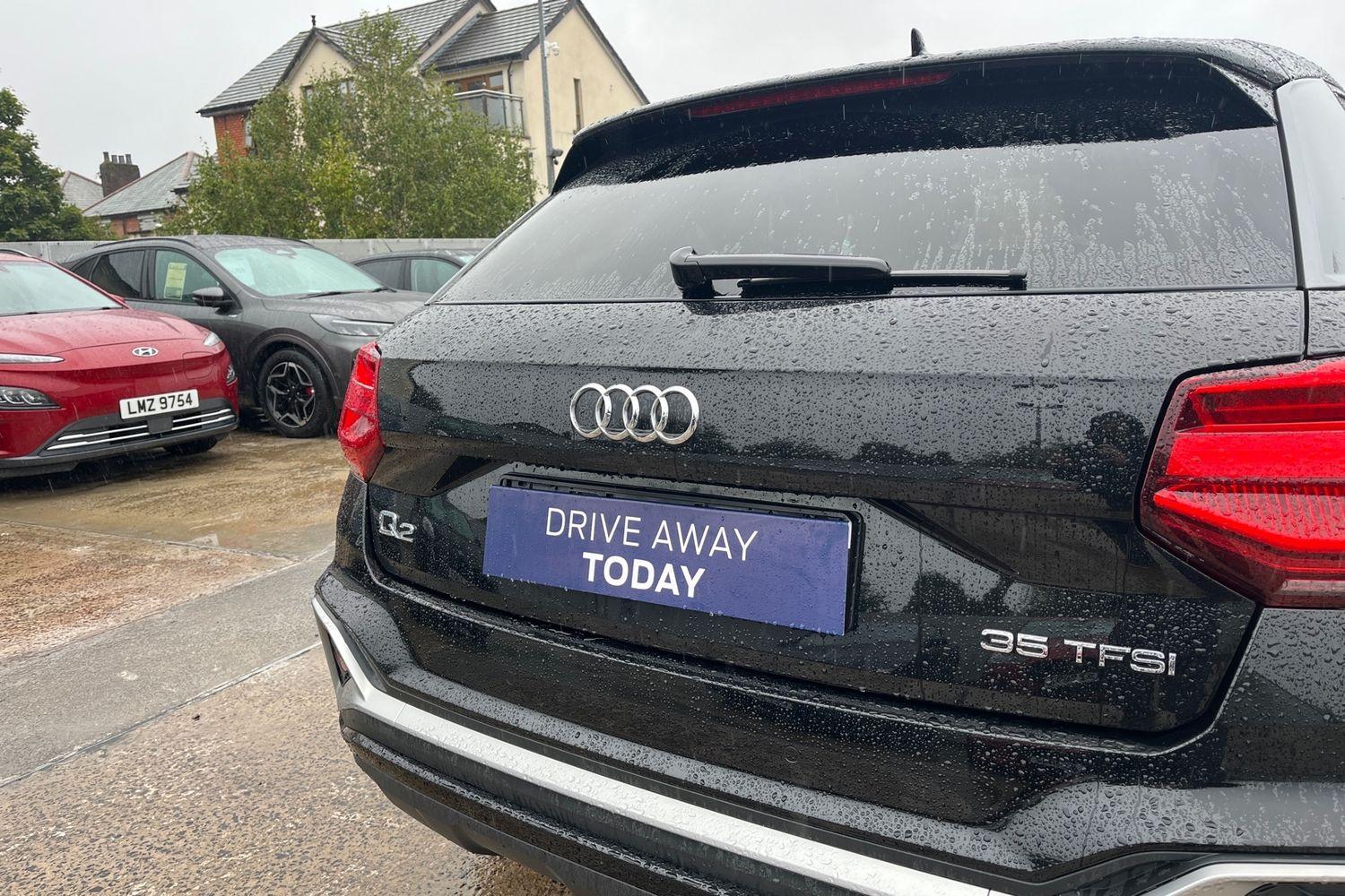 Audi Q2 Photo 39