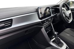 VOLKSWAGEN T-Roc Photo 2