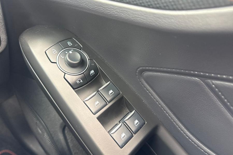 Ford Focus Photo autoimg-48f9b1407754a6a055a60d4c86d920d72d7cb0d1.jpg