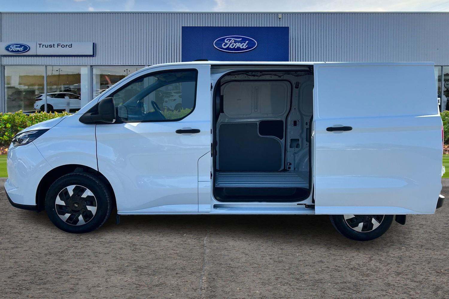 Ford E-TRANSIT CUSTOM Photo 5