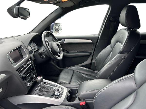 Audi SQ5 Photo autoimg-48fcb4cf7ad16552aca2e280a935bb1fea9ccc37.jpg