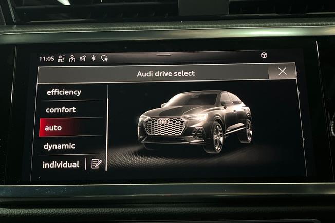 AUDI Q3 Photo 22