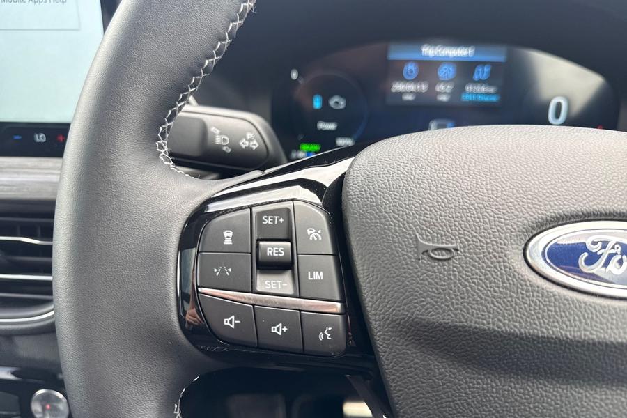 Ford KUGA Photo autoimg-4902863b2c900f9979045bf9cb481ada34423b2b.jpg
