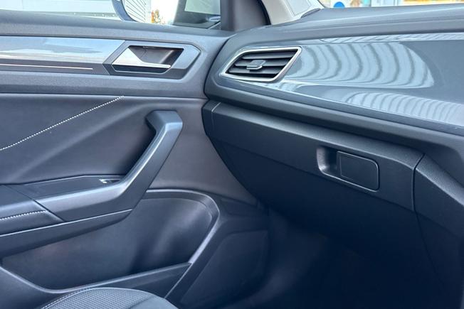 VOLKSWAGEN T-Roc Photo 26