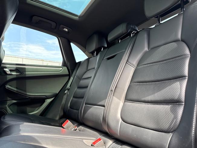 PORSCHE Macan Photo 33