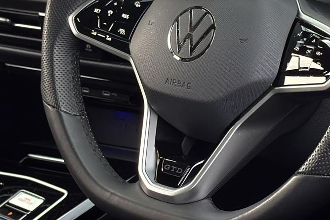VOLKSWAGEN Golf Photo 40