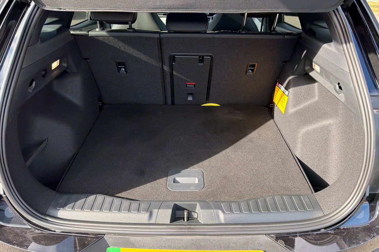 Ford EXPLORER Photo 20