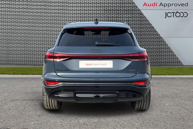 AUDI Q6 E-Tron Photo 7