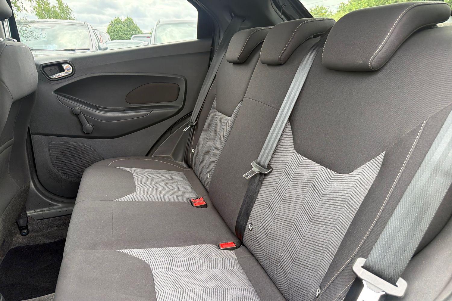 Ford KA+ Photo 19